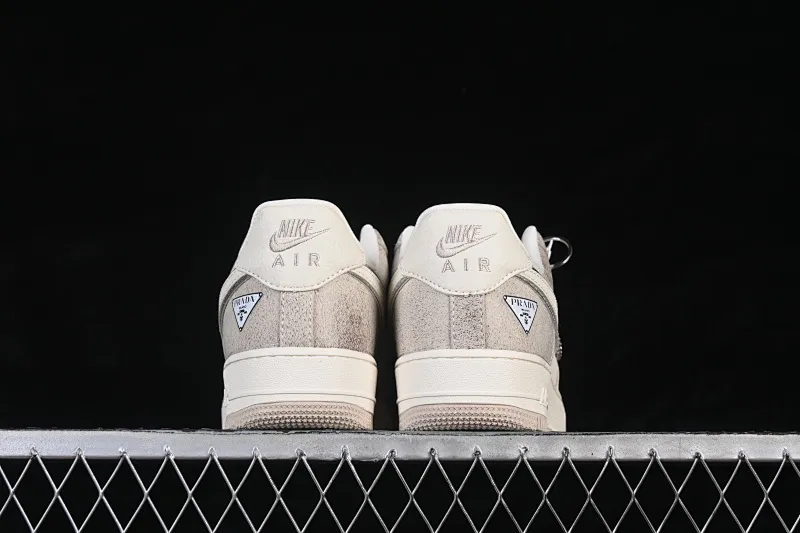 All categories Nk Air Force 1 Air Force series Nk Air Force 1 Low Air Force low top Nike Air Force 1'07 Low joint model cream gray tone Air Force 1 low top casual sneakers XL1979-129